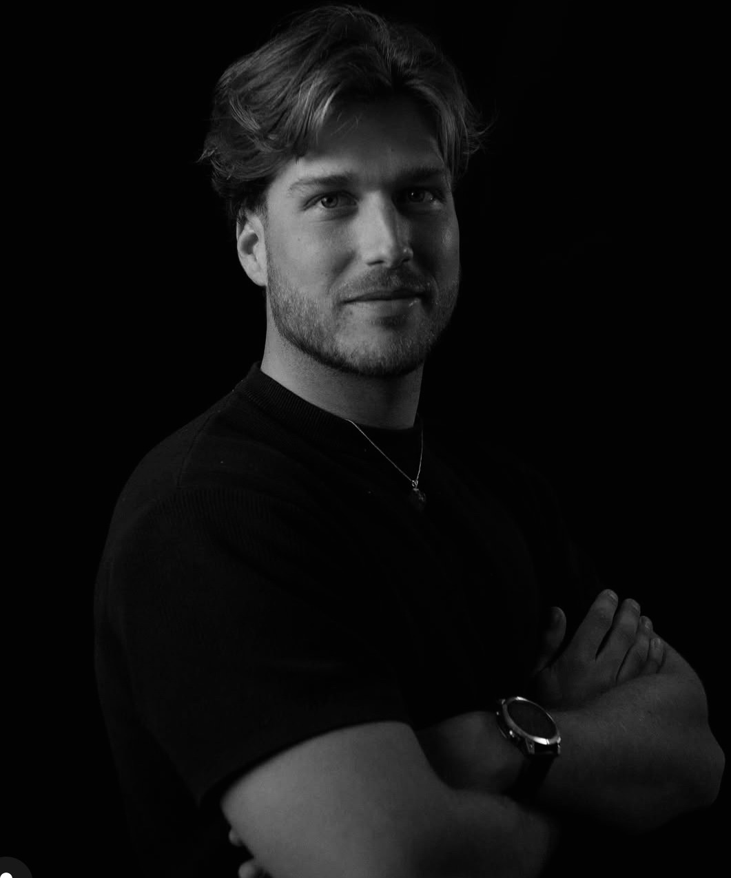 Zwart-wit studioportret van Mees van Krevelen